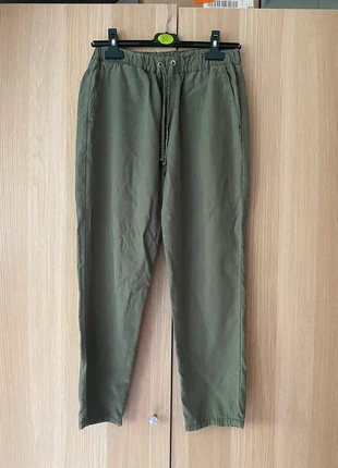 Pantalon vert kaki léger été en lyocell comptoir des cotonnier, marke: Comptoir des Cotonniers, zustand: Sehr gut, größe: W27 | DE 42, 10,00 €, 11,20 € inklusive Vinted-Käuferschutz