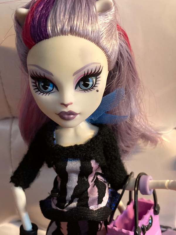 Poup e monster high catrine deMew Vinted