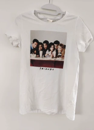 t-shirt Friends, marque: H&M, état: Neuf sans étiquette, taille: XS / 34 / 6, 4,00 €, 4,90 € Protection acheteurs incluse