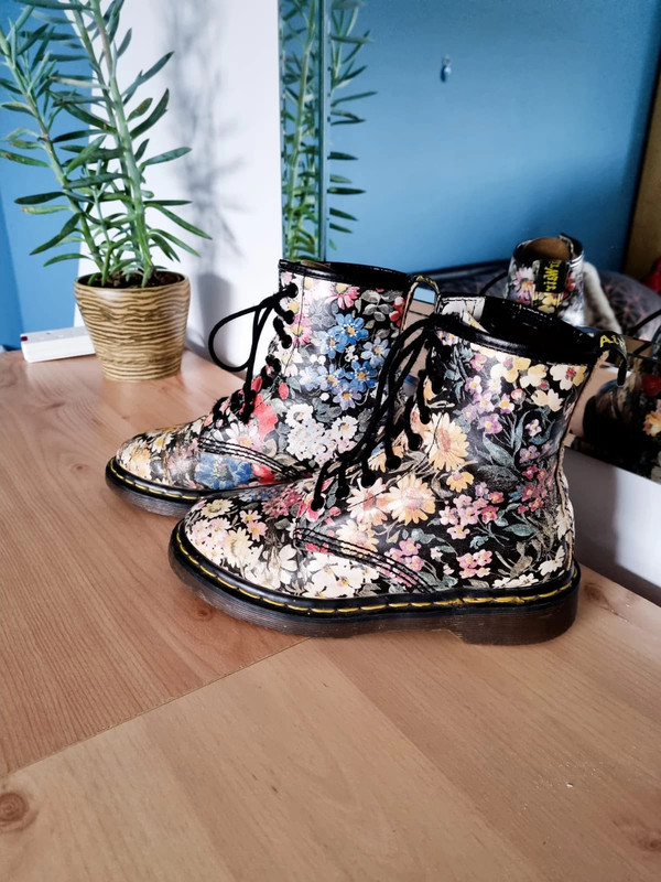 Doc Martens floral vintage boots Vinted