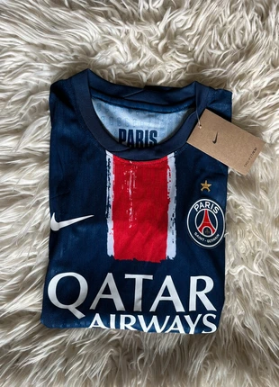 Maillot du PSG floqué D.Doué nº14 Taille s, merk: PSG, staat: Nieuw met prijskaartje, maat: S, € 25,00, € 26,95 inclusief Kopersbescherming
