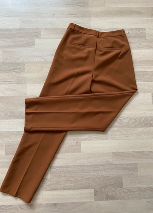 Bruine pantalon, brand: ONLY, condizioni: Ottime, taglia: XS / IT 38 / EU 34, €14.95, €16.40 include la Protezione acquisti