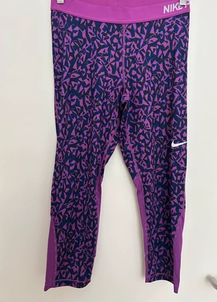 Nike Pro Capri Leggins, brand: Nike, condizioni: Ottime, taglia: L / IT 44 / EU 40, €8.00, €9.10 include la Protezione acquisti