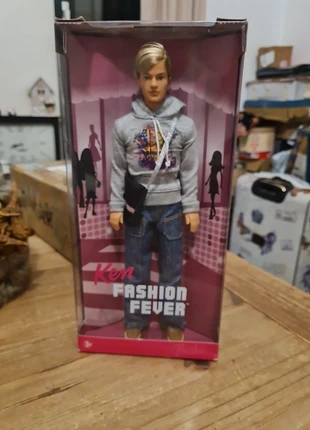 Barbie ken fashion fever nrfb, merk: fashion fever barbie, staat: Nieuw zonder prijskaartje, maat: Universeel, € 50,00, € 53,20 inclusief Kopersbescherming