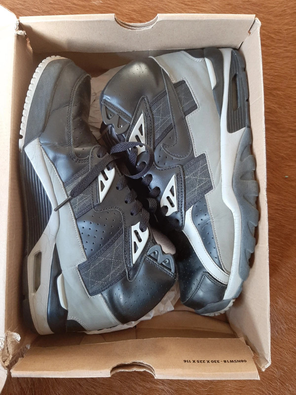 Black grey bo jackson sneakers deals