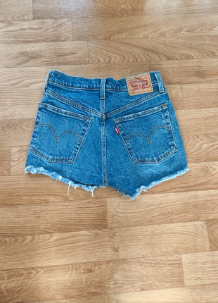 Short Levi’s 501 Original W24 - Vintage denim brut, marque: Levi's, état: Très bon état, taille: XXS / 32 / 4, 15,00 €, 16,45 € Protection acheteurs incluse