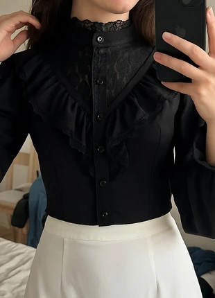 Blouse noire style gothique avec dentelle et volants - Taille S, marca: Noir éclipse, estado: Muito bom, tamanho: S / 36 / 8, €29.90, €32.10 inclui Proteção do Comprador