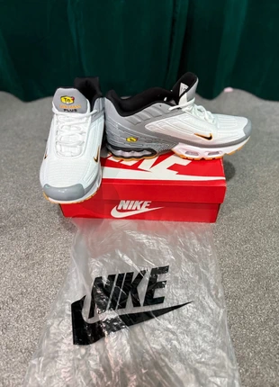 Nike Air Max Tn White and Orange Men’s Size 8.5 Without Box, brand: Nike Air, condition: New with tags, size: 8.5, £68.99, £73.14 includes Buyer Protection