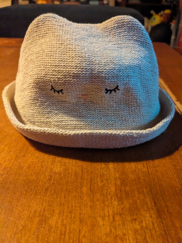 Chapeau " tête de chat" taille 41 2