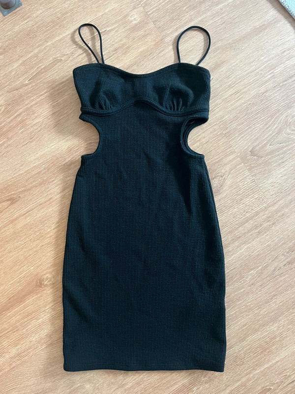 vestido curto preto bershka