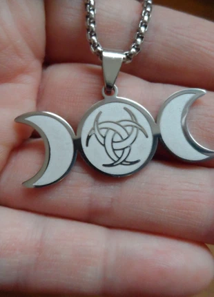 Collier avec pendentif triple lune, état: Neuf sans étiquette, 14,00 €, 15,40 € Protection acheteurs incluse