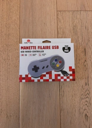 Manette filaire rétro gaming, brand: freaks geeks, condizioni: Nuovo senza cartellino, €5.00, €5.95 include la Protezione acquisti