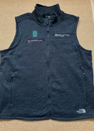 Gilet polaire The North Face – Harvard Medical School – Taille XXL – Collector & technique, marke: The North Face, zustand: Sehr gut, größe: XXL / 44 / 16, 29,99 €, 32,19 € beinhaltet Vinted-Käuferschutz Pro