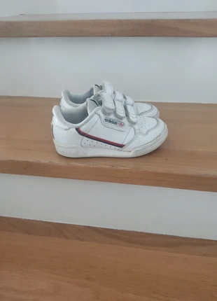 Zapatillas adidas blancas, merk: adidas, staat: Goed, maat: 28, € 6,00, € 7,00 inclusief Kopersbescherming