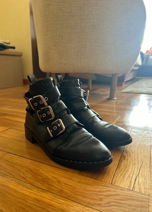 Botas negras hebillas, merk: Pull & Bear, staat: Goed, maat: 41, € 4,50, € 5,43 inclusief Kopersbescherming