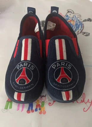 Chaussons PSG , marque: Paris Saint-Germain, état: Très bon état, taille: 28, 3,00 €, 3,85 € Protection acheteurs incluse