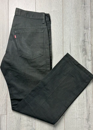 Pantalon Levis Chinos noir femme FR38 W28, merk: Levi's, staat: Heel goed, maat: M / 38 / 10, € 15,00, € 16,45 inclusief Kopersbescherming