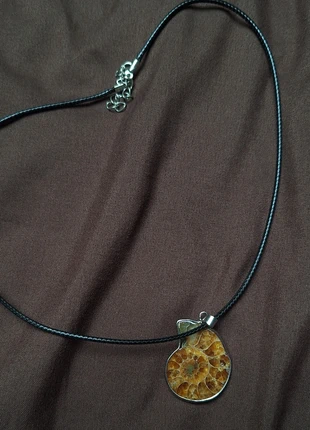 Collier ammonite, marque: Shein, état: Bon état, 5,00 €, 5,95 € Protection acheteurs incluse