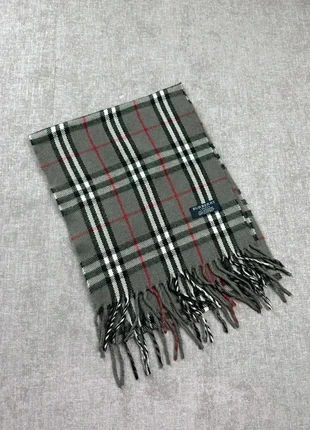 Écharpe Burberry gris, marke: Burberry, zustand: Sehr gut, 45,00 €, 47,95 € beinhaltet Vinted-Käuferschutz Pro