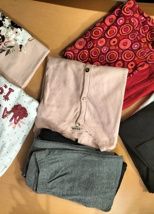 Lot box tee-shirts gilet jupe leggings sous-pulls fille 8 ans 🩷, marca: autre, estado: Muy bueno, tamaño: 8 años / 128 cm, 15,00 €, 16,45 € Protección al comprador Pro incluida