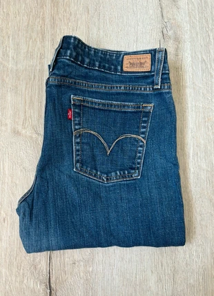 Jean Lévi’s 515 Straight W30, marke: Levi's, zustand: Sehr gut, größe: L / 40 / 12, 17,00 €, 18,55 € beinhaltet Vinted-Käuferschutz Pro