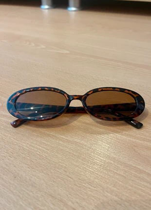 32 Sunglasses - Unbranded, condizioni: Nuovo senza cartellino, €3.50, €4.38 include la Protezione acquisti