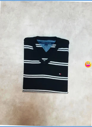 Tommy Hifiger Sweatshirt Pull Col V Noir et Blanc Tommy Hilfiger Taille M, marque: Tommy Hilfiger, état: Très bon état, taille: M, 24,00 €, 25,90 € Protection acheteurs incluse