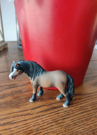 Cheval Schleich - Jument Dartmoor 🐎, marke: Schleich, zustand: Sehr gut, größe: Einheitsgröße, 3,50 €, 4,38 € inklusive Vinted-Käuferschutz
