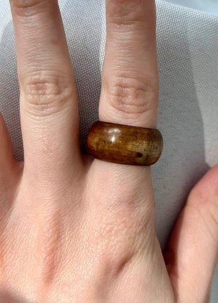 Anello in Legno Artigianale, marke: Artigianale, zustand: Sehr gut, größe: 56.9 mm / 18.1 mm Ø, 1,20 €, 1,96 € inklusive Vinted-Käuferschutz