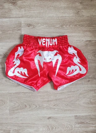 Short Venum Muay Thaï Venum rouge taille S sport de combat, marque: Venum, état: Très bon état, 35,00 €, 37,45 € Protection acheteurs incluse