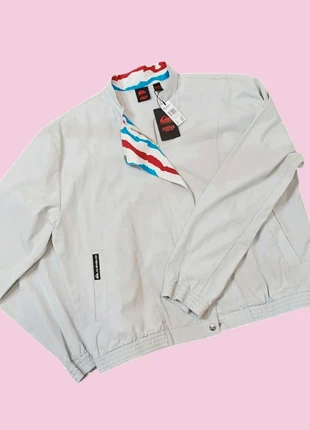 Chaqueta Quiksilver x Stranger Things (Edición Limitada), marca: Quiksilver, estado: Novo com etiquetas, tamanho: XL, €55.00, €58.45 inclui Proteção do Comprador