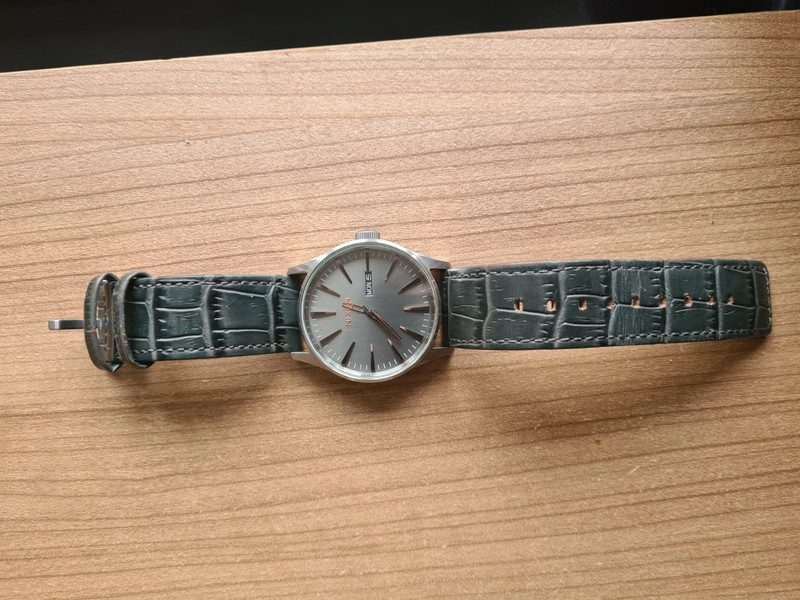 Nixon sentry leather Vinted