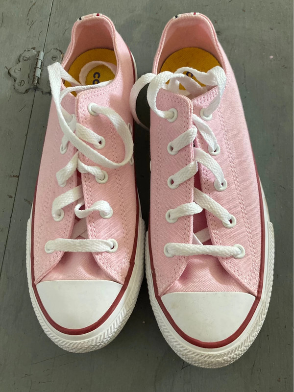 Pink converse size deals 4