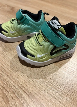 Baskets Nike bébé neuves, marke: Nike, zustand: Neu, größe: 19, 14,00 €, 15,40 € inklusive Vinted-Käuferschutz