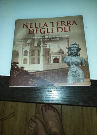 Nella terra degli dei Stori, arte e miti dell'India attraverso le collezioni private, staat: Nieuw, € 3,00, € 3,85 inclusief Kopersbescherming