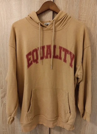 Sudadera Equality Stradivarius, marca: Stradivarius, estado: Muy bueno, tamaño: S, 5,00 €, 5,95 € Protección al comprador incluida