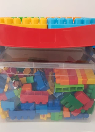 Mega block + table pour la construction des petits, marque: Mega, état: Bon état, taille: 9-12 mois / 74 cm, 15,00 €, 16,45 € Protection acheteurs incluse