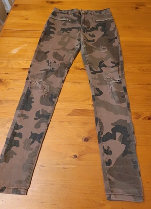 Pantalones de camuflaje Bershka, marque: Bershka, état: Satisfaisant, taille: XS / 34 / 6, 5,00 €, 5,95 € Protection acheteurs incluse