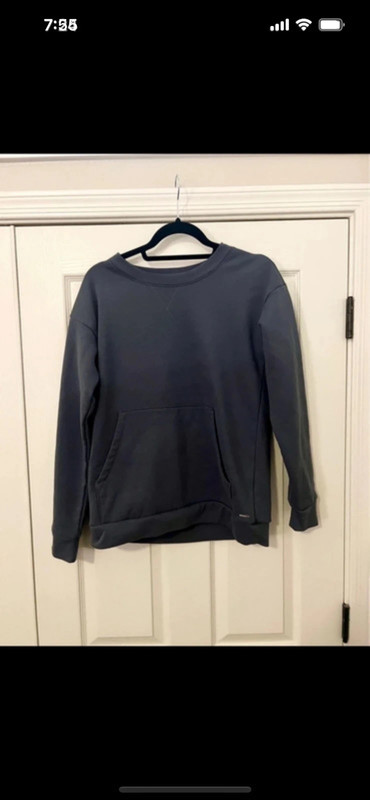 Size small Mondetta sweater 1