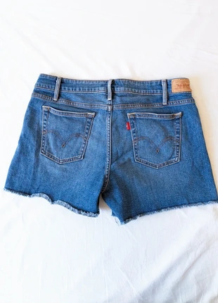 Mini Short Levi's jean bleu taille 40 (W31), zustand: Sehr gut, größe: L / 40 / 12, 12,00 €, 13,30 € inklusive Vinted-Käuferschutz