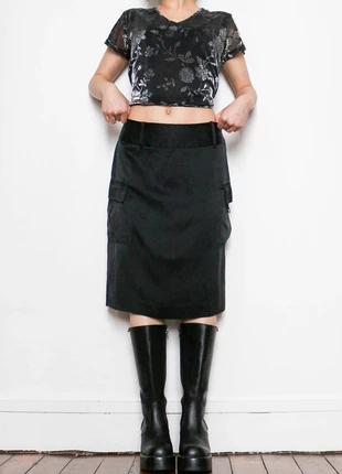 Silk black skirt | Jupe noire en soie, marque: GUESS, état: Très bon état, taille: XS / 34 / 6, 10,00 €, 11,20 € Protection acheteurs (Pro) incluse