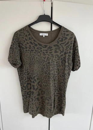 T-shirt Sandro T1, marque: Sandro, état: Très bon état, taille: S / 36 / 8, 10,00 €, 11,20 € Protection acheteurs incluse