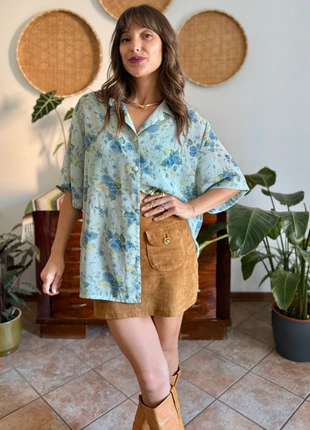 1980's vintage oversize mint green sheer blouse with blue and yellow floral print, brand: Unique Vintage, condizioni: Ottime, taglia: L / IT 44 / EU 40, €15.00, €16.45 include la Protezione acquisti Pro