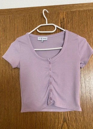 lila crop T-Shirt, marke: New Yorker, zustand: Sehr gut, größe: S / 36 / 8, 5,00 €, 5,95 € inklusive Vinted-Käuferschutz