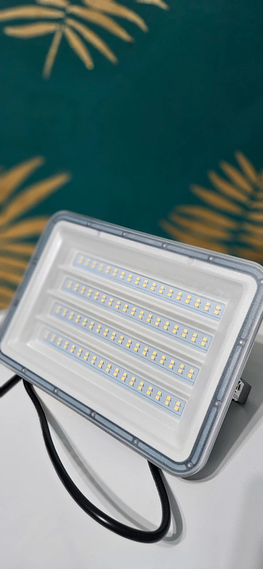 Halogen zewnętrzny 150w