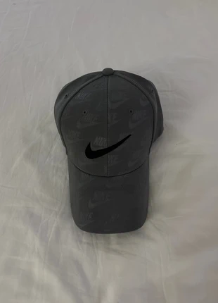 Cappello grigio, marke: Nike, zustand: Neu, größe: Einheitsgröße, 15,99 €, 17,49 € inklusive Vinted-Käuferschutz
