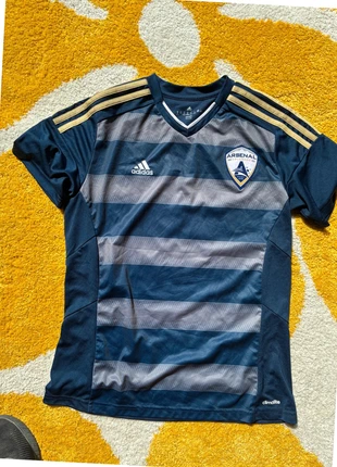 maillot de foot ball arsenal adidas enfant, marca: adidas, estado: Bom, tamanho: 13 anos / 158 cm, €15.00, €16.45 inclui Proteção do Comprador Pro