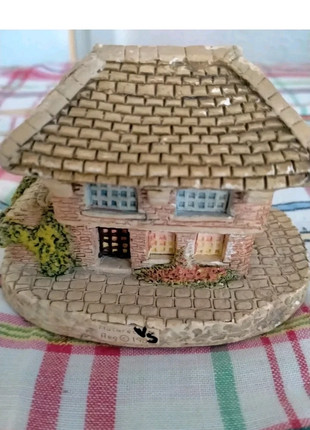 Vintage memory lane cottage, brand: Memory Lane, condition: Good, £3.00, £3.85 includes Buyer Protection