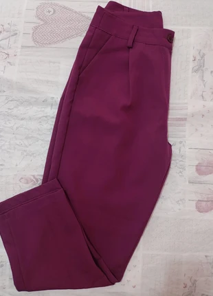 Pantalone viola vita media💜, marque: OVS, état: Neuf sans étiquette, taille: M / 38 / 10, 10,00 €, 11,20 € Protection acheteurs incluse