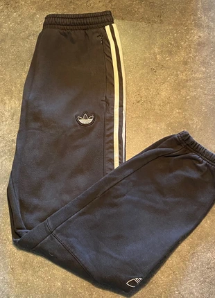 Jogging adidas vintage streetwear taille M, marca: adidas, estado: Muito bom, tamanho: M, €16.00, €17.50 inclui Proteção do Comprador